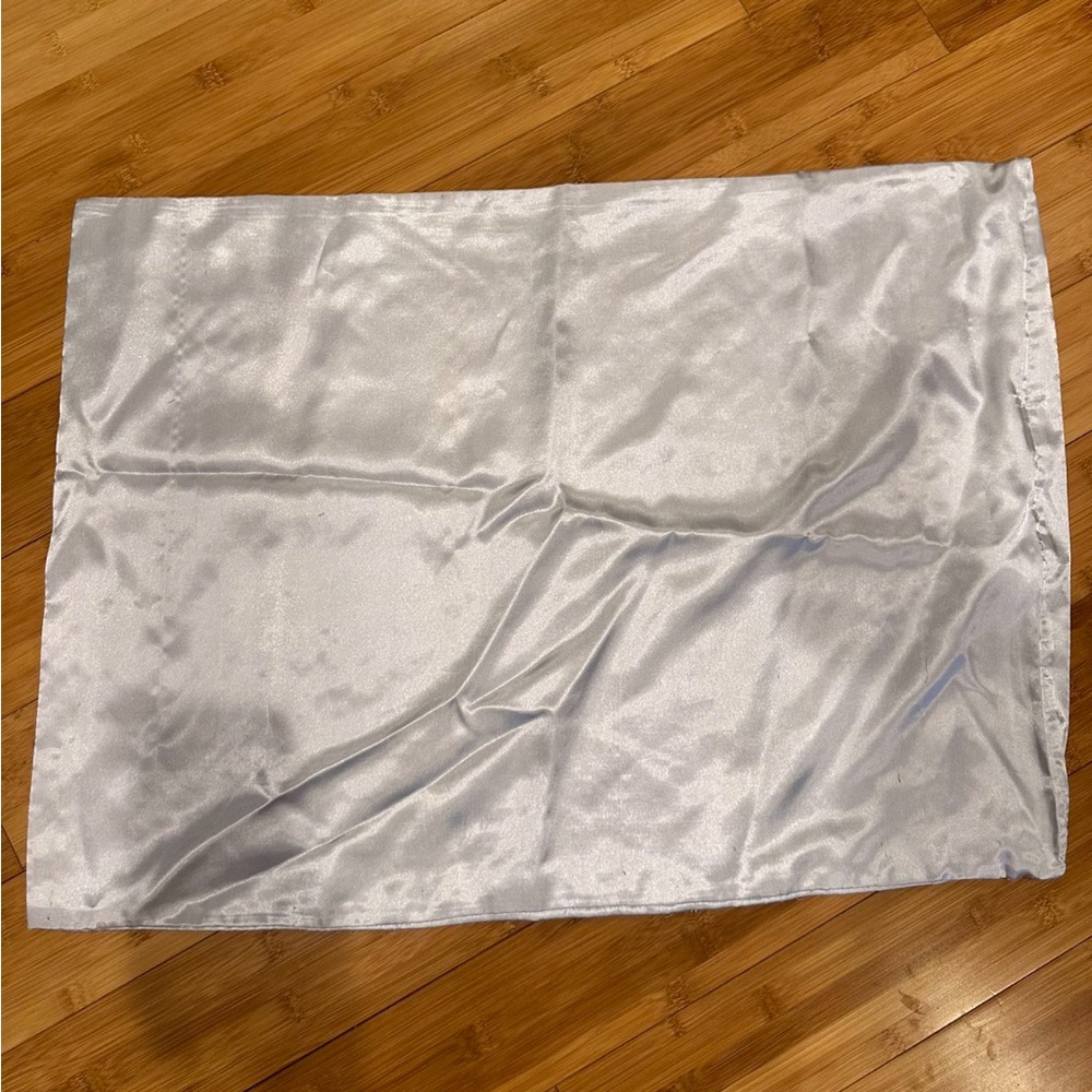 Single Silver Silk Pillowcase